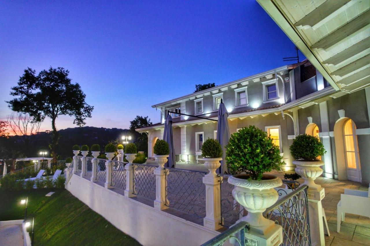Tenuta Santo Stefano Azienda Agrituristica Santo Stefano del Sole Ngoại thất bức ảnh